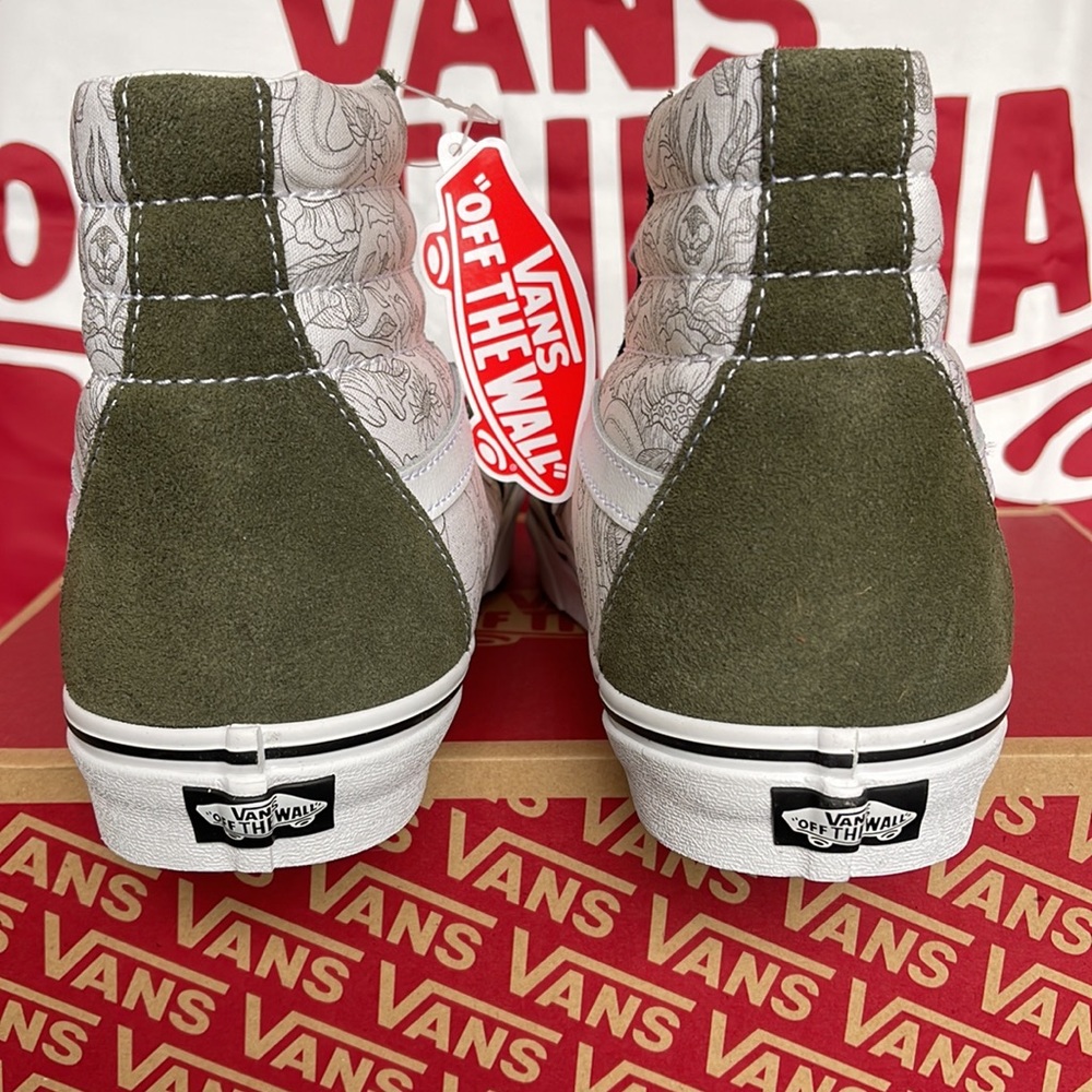 Vans Sk8-Hi
Desert Skulls Grape Leaf/
VN0A32QGRQV
Men’s sneakers - Picture 14 of 16
